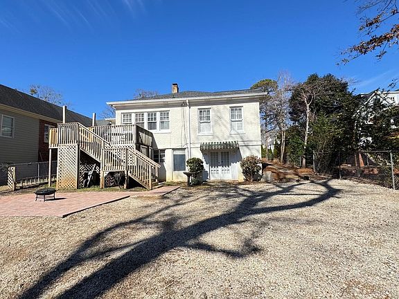 3rd image of 713 Otis Blvd
