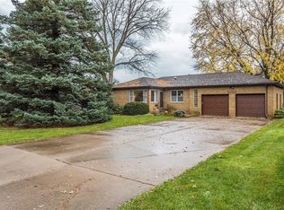 4616 Madison Ave, Des Moines, IA 50310