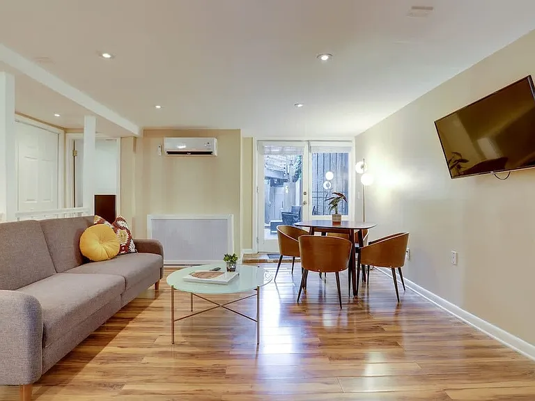 113 C St SE #1 — Photo 13