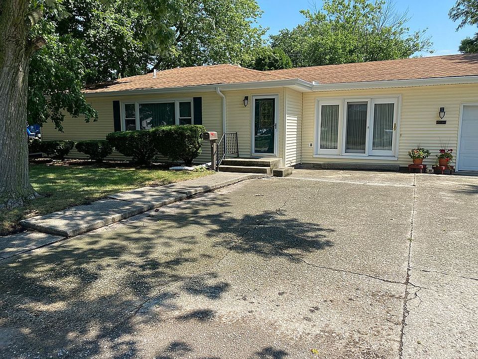 1st image of 302 S Guthrie St