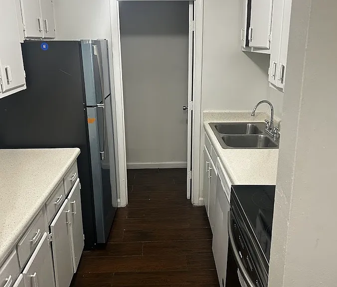 Buena Vida Apartments — Photo 8
