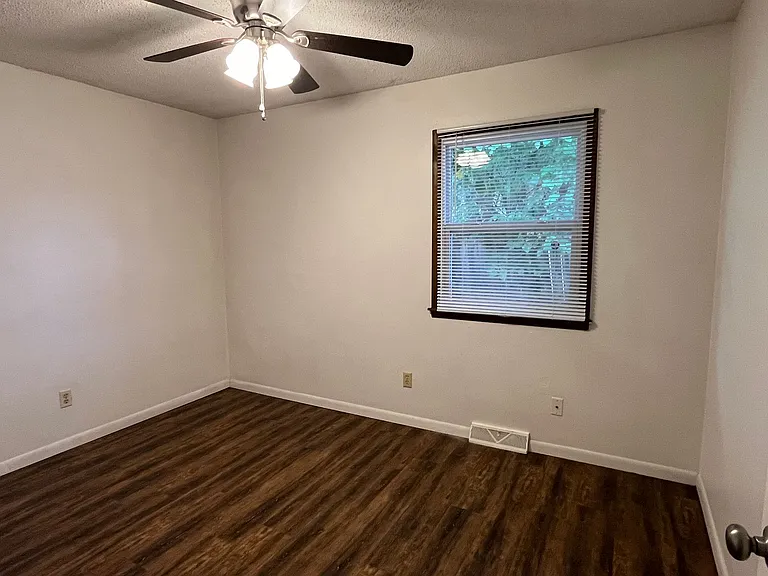 3335 E Sunset St A&B — Photo 10