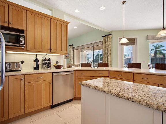 5th image of 38 Coconut Ct