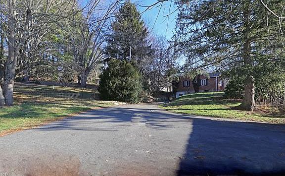 5th image of 180 Blanton Dr