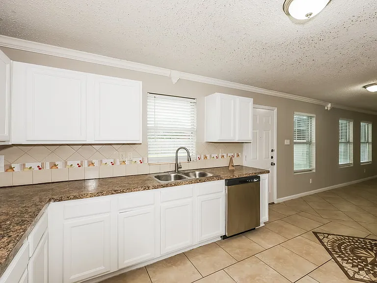 3115 Teodoro Dr — Photo 10
