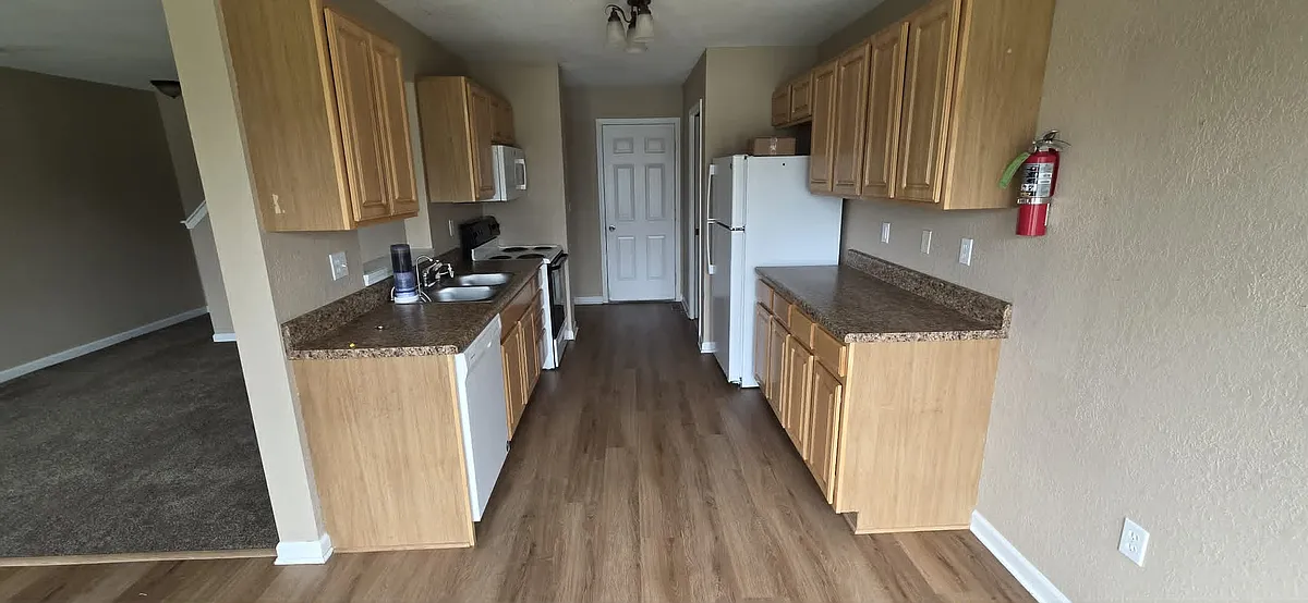 Building Photo - 9289 Cedar Creek Ct