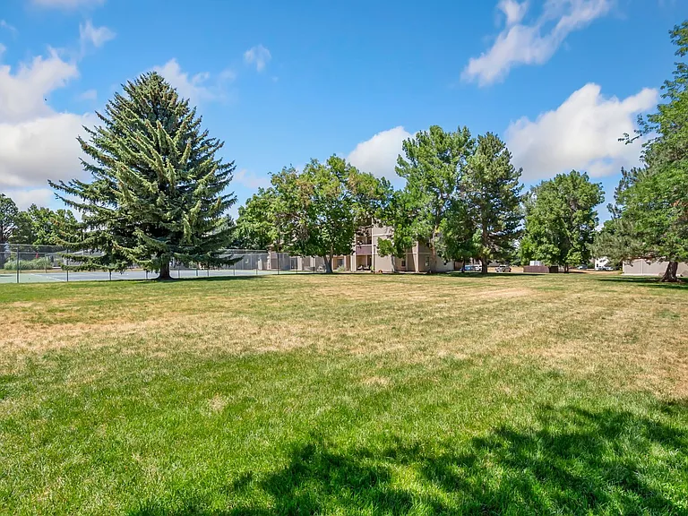 512 E Monroe Dr #D431 — Photo 14
