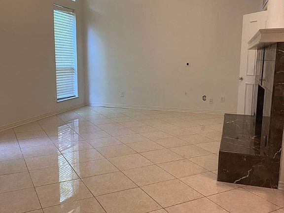 4th image of 2616 Pickwick Ln