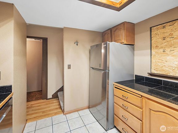 4th image of 323 SW 112th Street #102