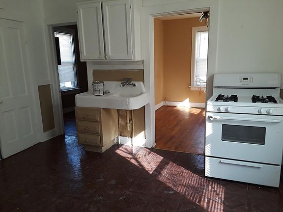 4th image of 2462 N Holton St #2462