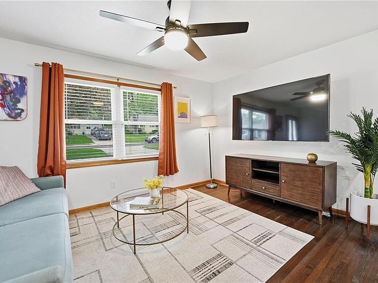 Listing photo 5