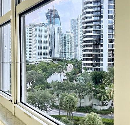 3rd image of 770 Claughton Island Dr APT 805