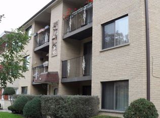 3853 N Narragansett Ave APT 303, Chicago, IL