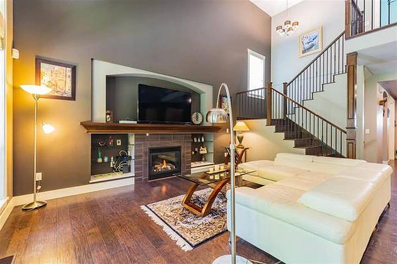 Coquitlam House for rent - 5 Bedrooms — photo 3