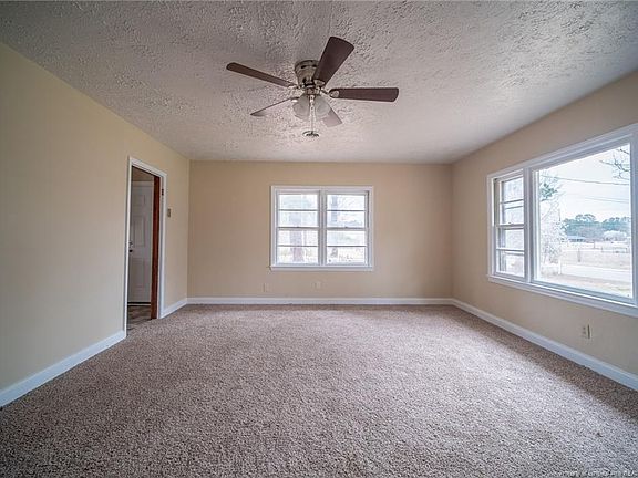 3rd image of 810 Griffin St