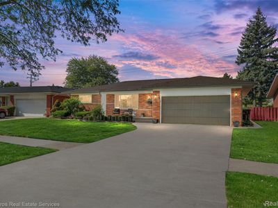 31005 Champine St, Saint Clair Shores, MI, 48082