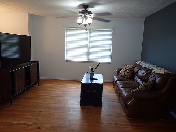 3rd image of 3431 Misty Creek Dr