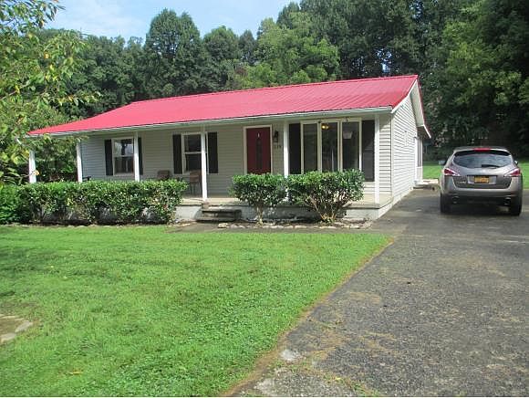 1st image of 219 Weaver Ln