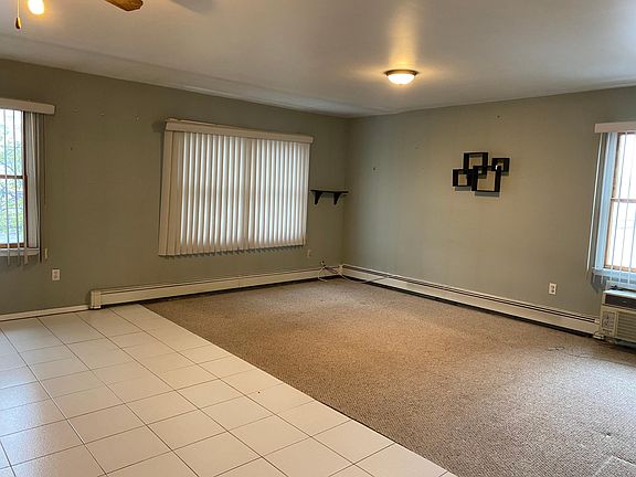3rd image of 321 Maple Ave