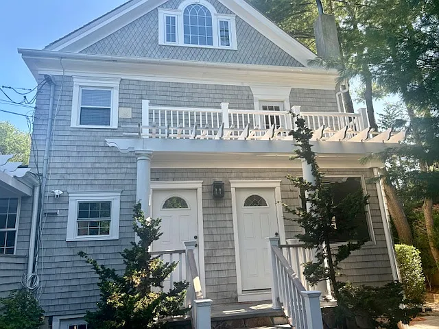 E Carver St — Photo 1