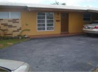 210 NW 38th Pl, Deerfield Beach, FL 33064