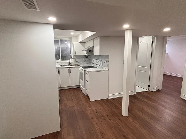 12 Holmstead Ct #BASEMENT — Photo 2