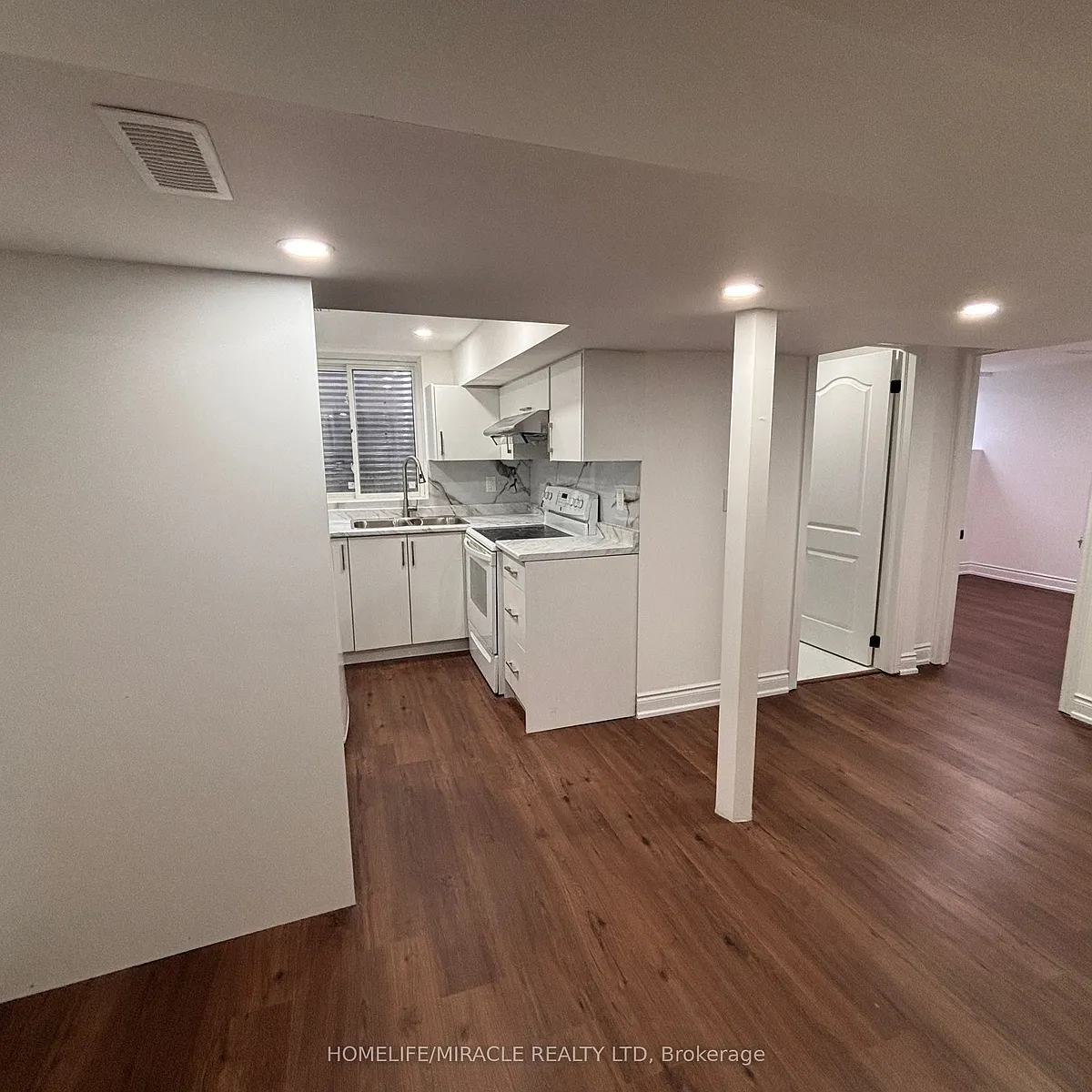 Building Photo - 12 Holmstead Ct #BASEMENT