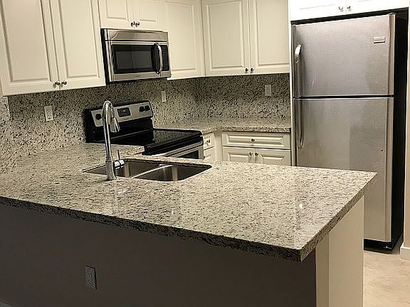 5th image of 10280 NW 9th Street Cir APT 102