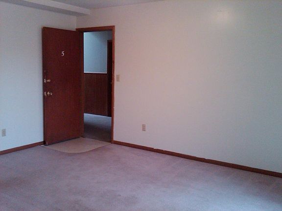 3rd image of 311 S Jefferson St APT 7