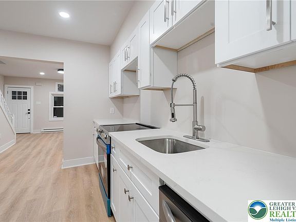 4th image of 750 S Hall St