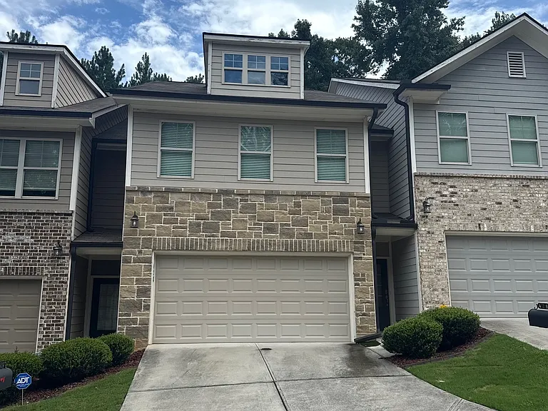 428-428 Mulberry Row SE — Photo 1