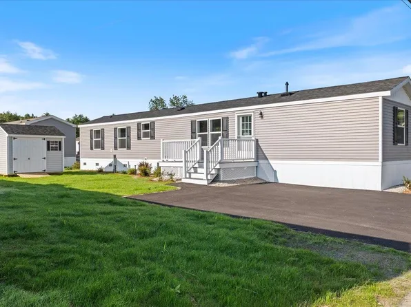 43 Bell Drive, Salem, NH 03079