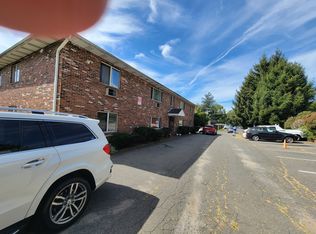 3185 E Main St APT 5, Waterbury, CT 06705