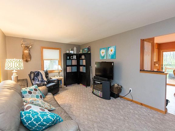 3rd image of 192 Gaylord Dr NE