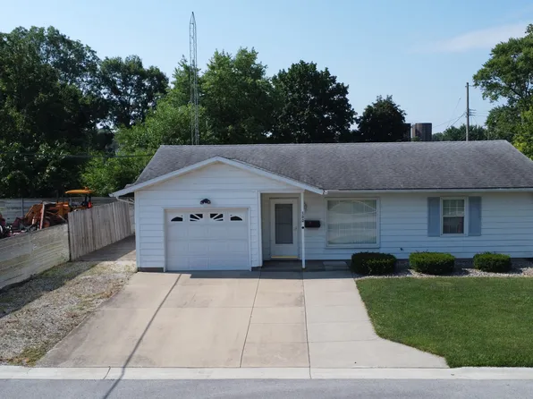 100 W Herron Ct, Watseka, IL 60970
