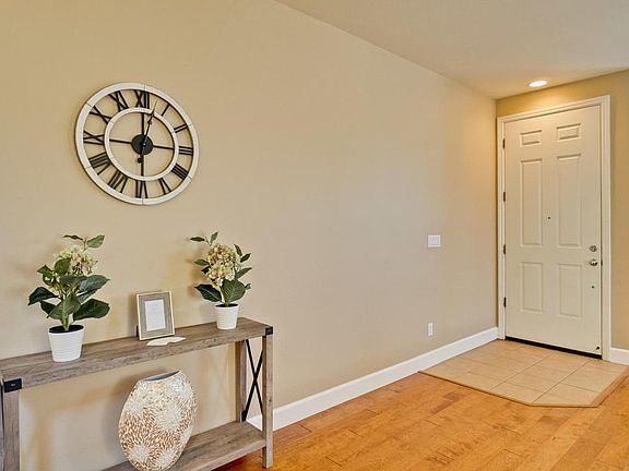 2nd image of 4795 Vistapark Dr