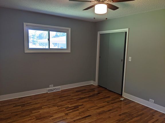 4th image of 3780 Robinette Ave