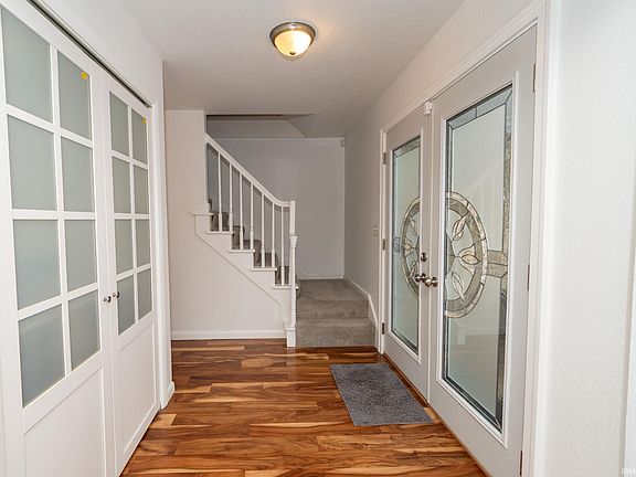 3rd image of 16765 Londonberry Ln