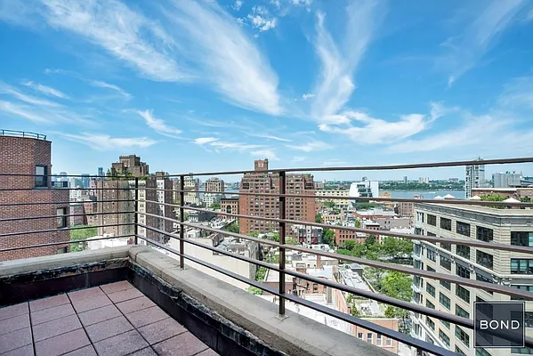 Sold by Bond New York | media 19