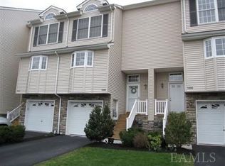 1008 Pondview Loop, Wappingers Falls, NY 12590