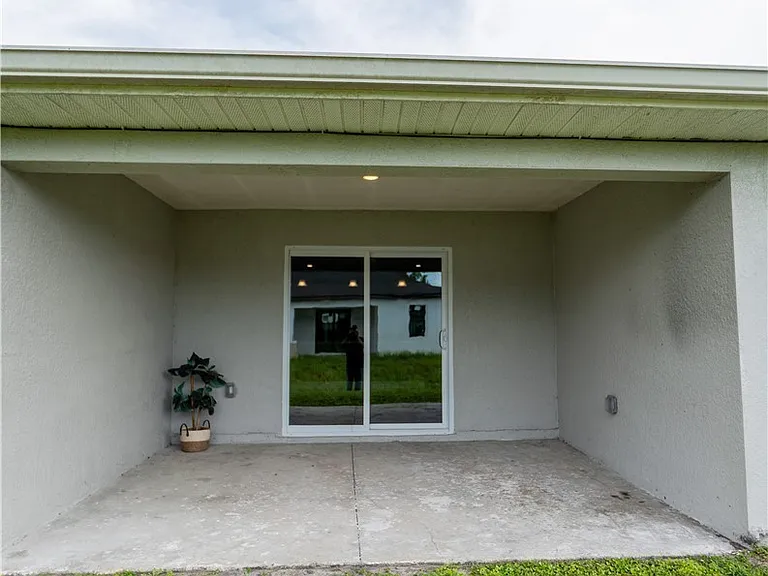 941 Jaguar Blvd — Photo 22