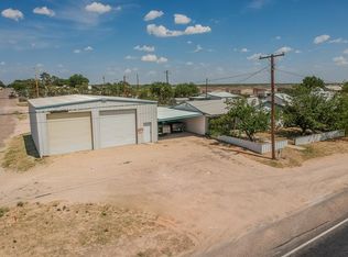 1131 S Poplar St, Kermit, TX 79745