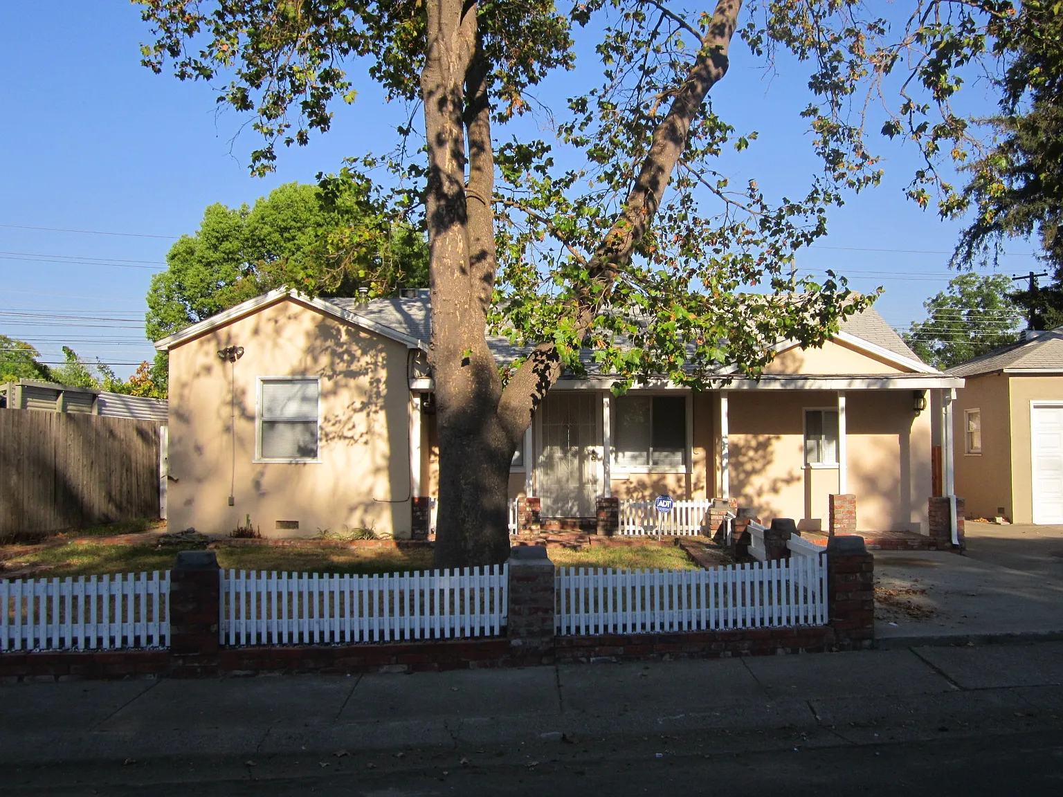 5301 25th St photo 1