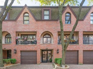 1640 N Burling St APT B, Chicago, IL 60614