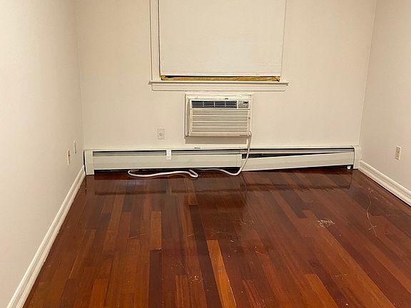 2nd image of 4309 52nd St APT 3D