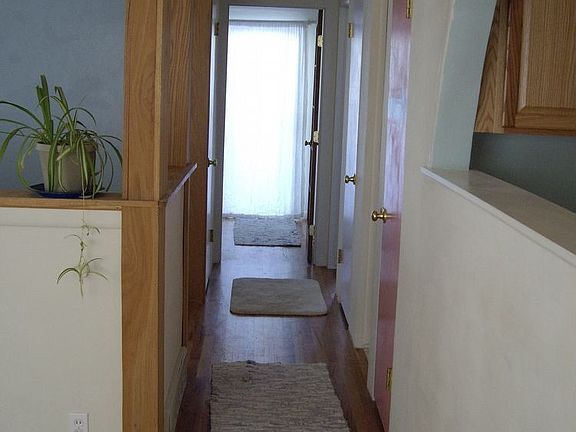 5th image of 501 E Oak St