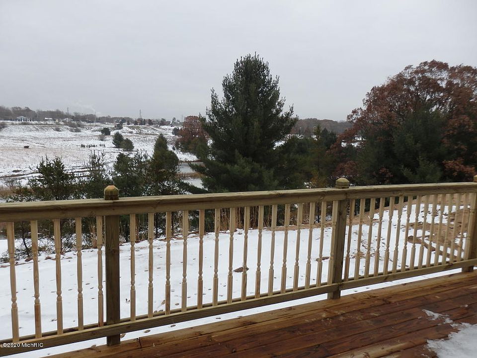 2nd image of 1839 Pine Ridge Dr #16