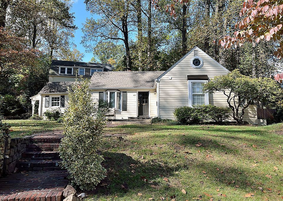 1st image of 401 W Rosemary Ln