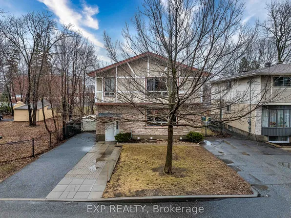 847 Pinewood Cres, Ottawa, ON K2B 5Y3