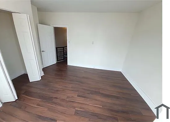 5540 Media St — Photo 13